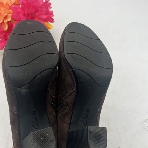 Clarks Collection Brown Suede Ankle Boots Size 9.5 MCA4286A - Picture 10 of 10